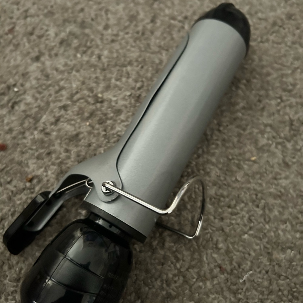 Revlon Black and Gray Hair Curler - Picture 5 of 6
